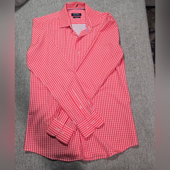 Used Nautica Coral & White Checkered Long Sleeve Button-Down Shirt (Size S) - Picture 1 of 2
